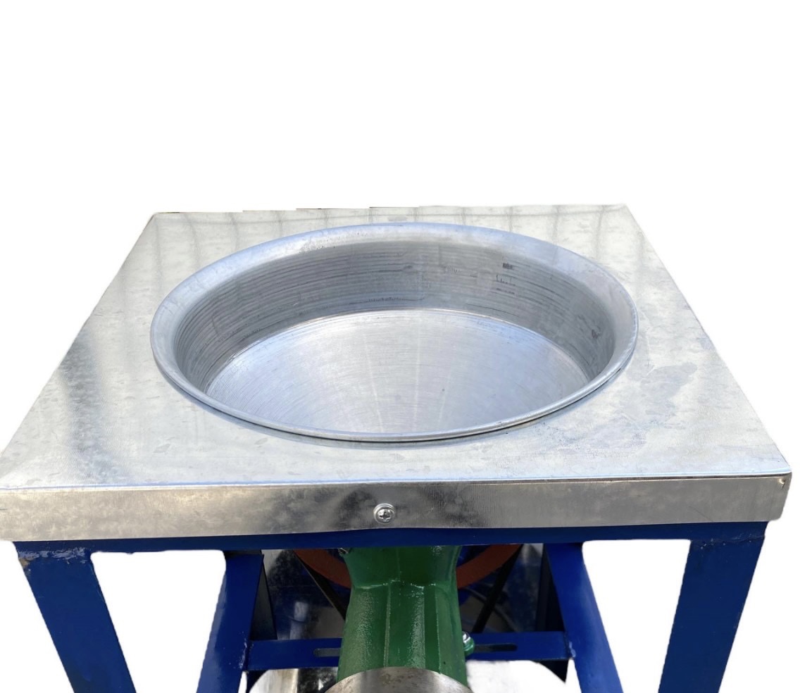 mesomelachka-chugunena-s-elektromotor-s-metalna-funiya-i-plot-3