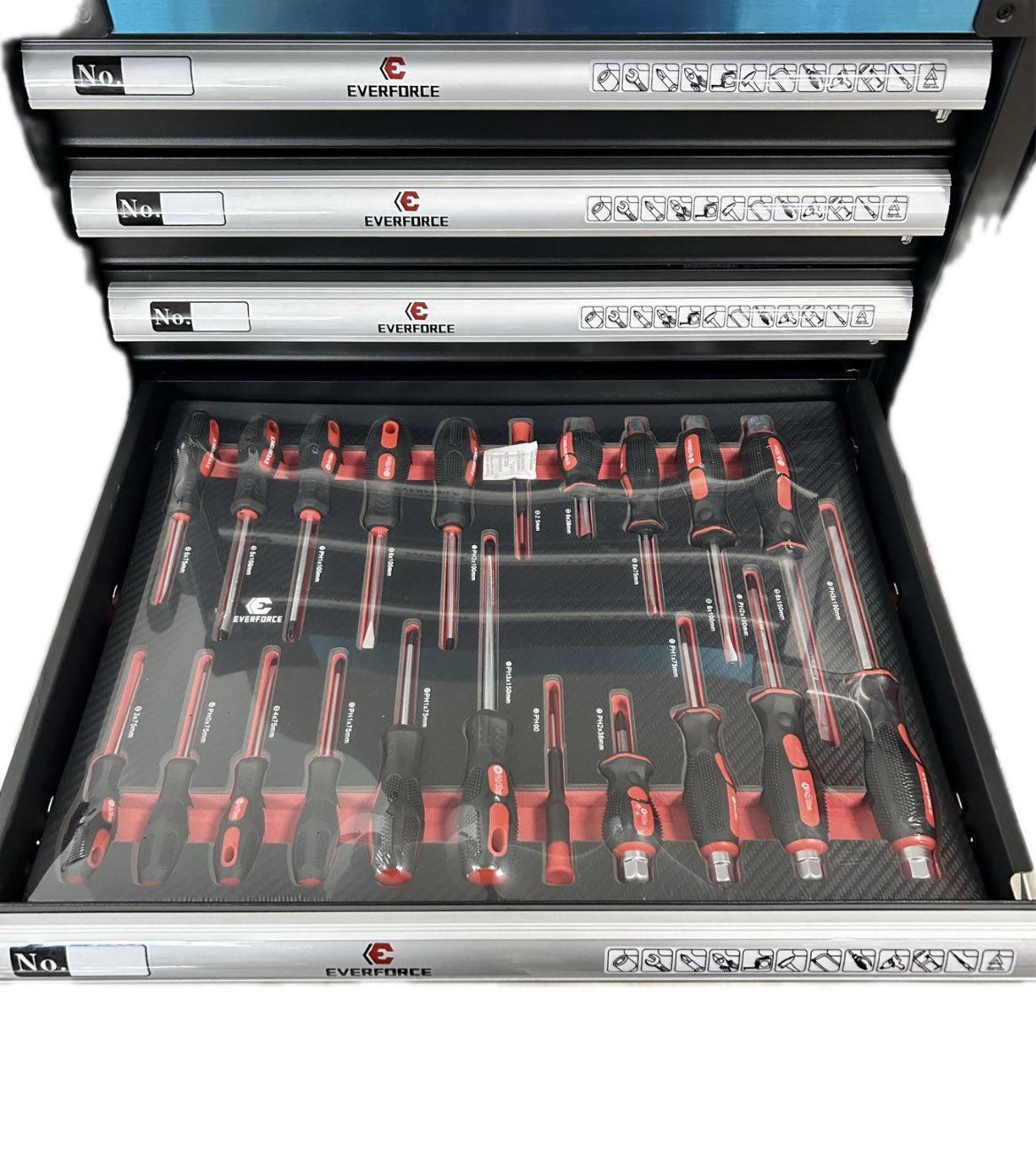 profesionalen-shkaf-s-instrumenti-everforce-s-7-chekmedzheta-i-otdelenie-za-zakachane-na-instrumenti-erastore24-2